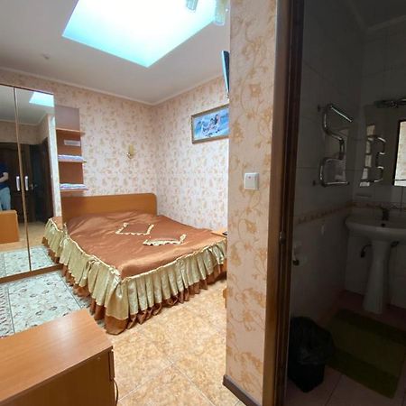 Hotel Золотий Лев à Zvenyhorodka Extérieur photo