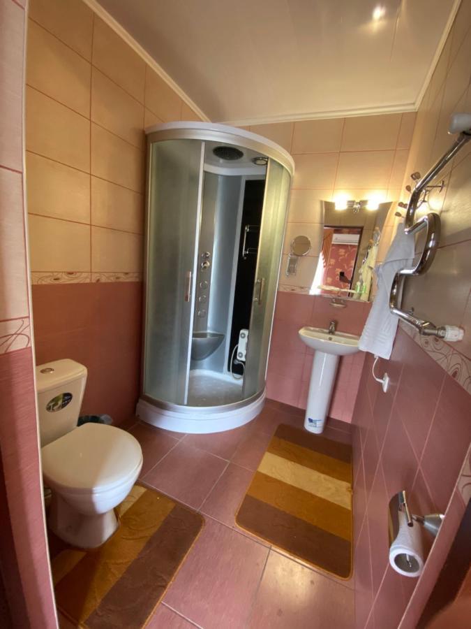 Hotel Золотий Лев à Zvenyhorodka Extérieur photo
