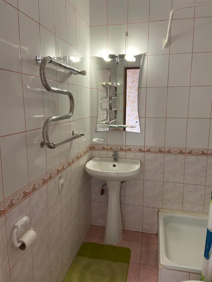 Hotel Золотий Лев à Zvenyhorodka Extérieur photo