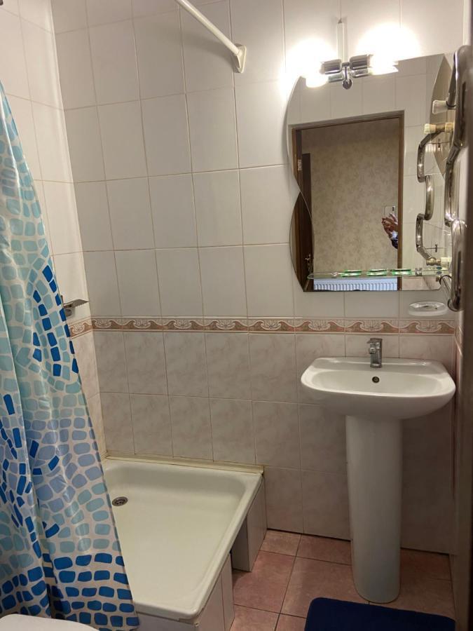 Hotel Золотий Лев à Zvenyhorodka Extérieur photo