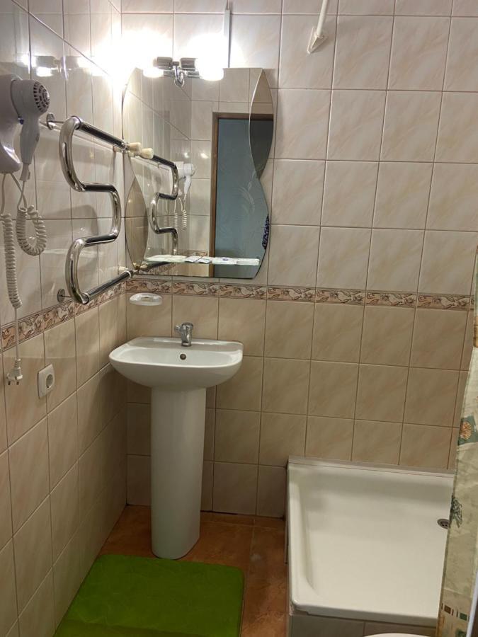 Hotel Золотий Лев à Zvenyhorodka Extérieur photo
