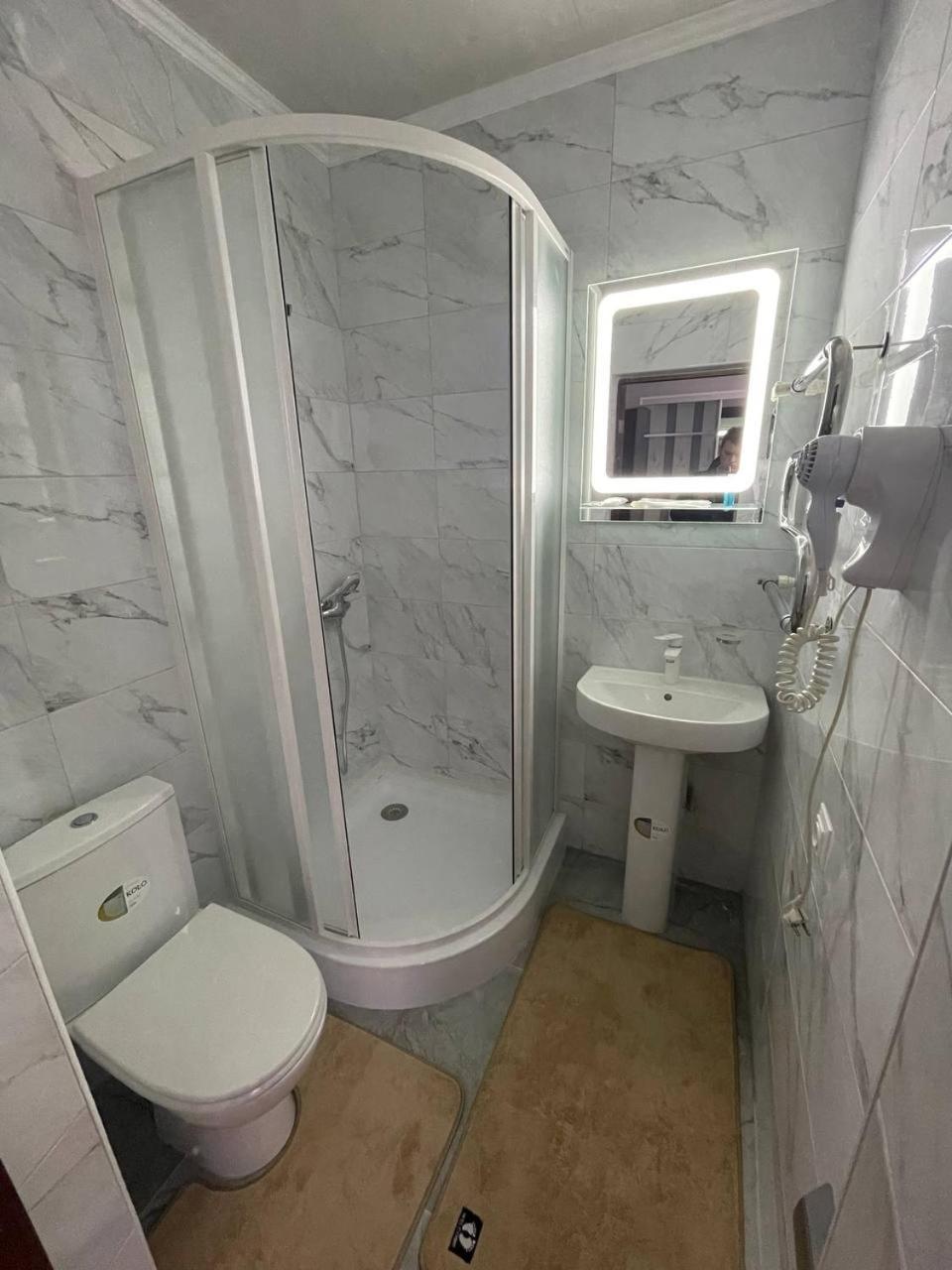 Hotel Золотий Лев à Zvenyhorodka Extérieur photo